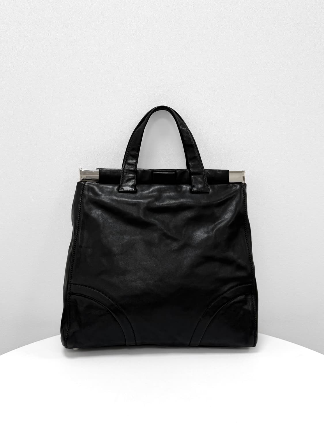 미우미우 비텔로 보사 세르니에라 토트백 상품이미지4