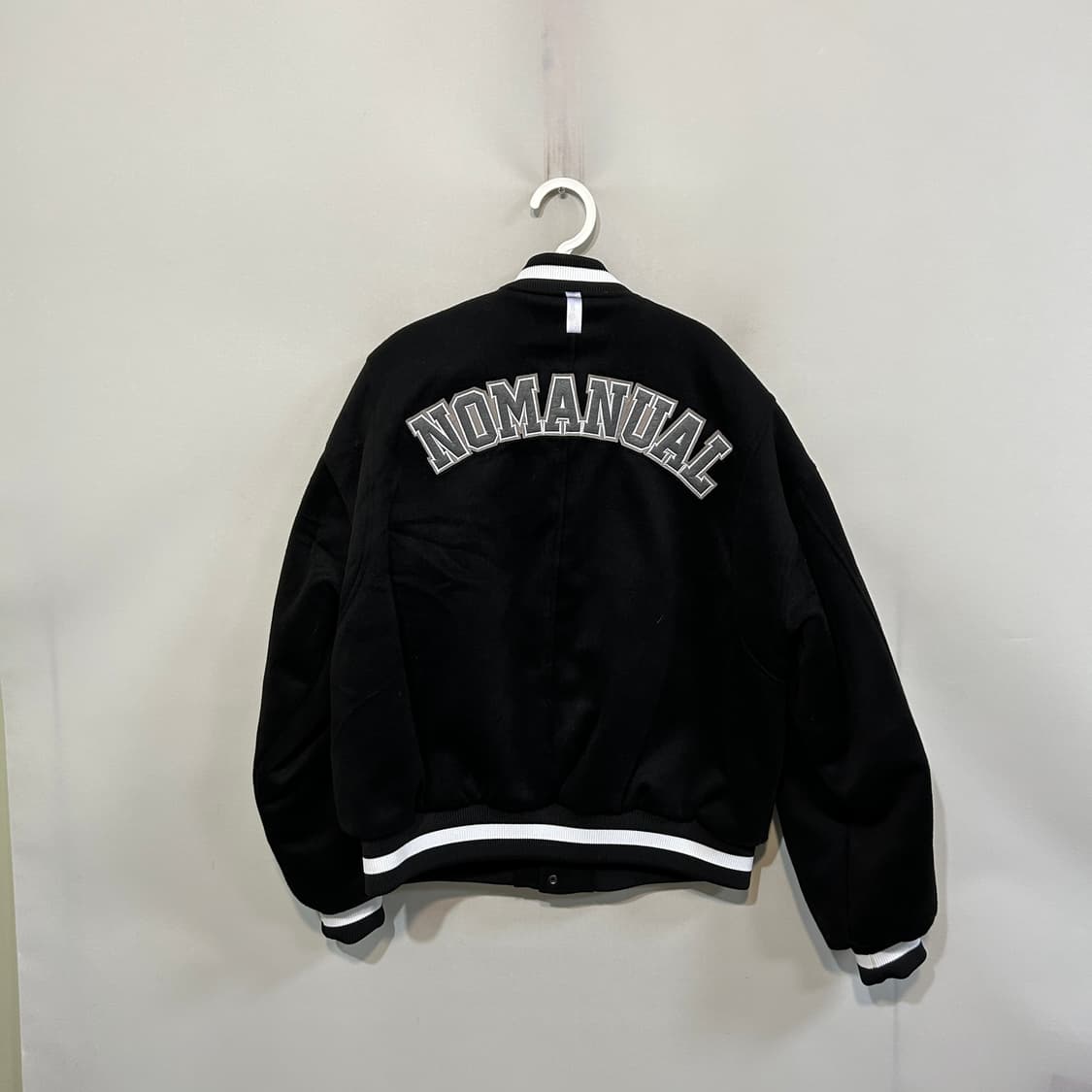 노매뉴얼 2022 남성 바시티 패딩 100 상태최상 상품이미지3