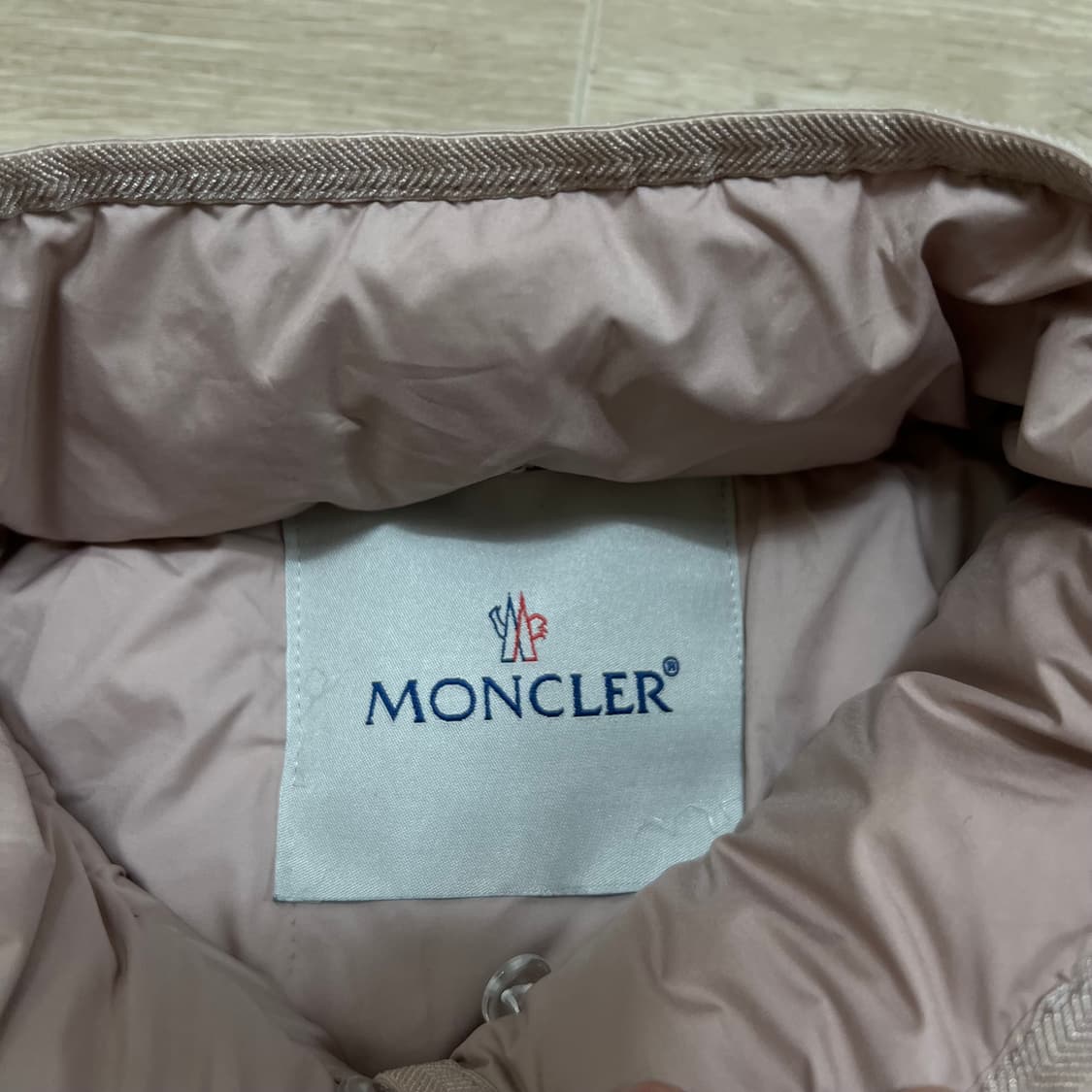 몽클레어 여성 덕다운 다이아 경량패딩 퀼팅자켓 [핑크베이지] 2사이즈 상품이미지5