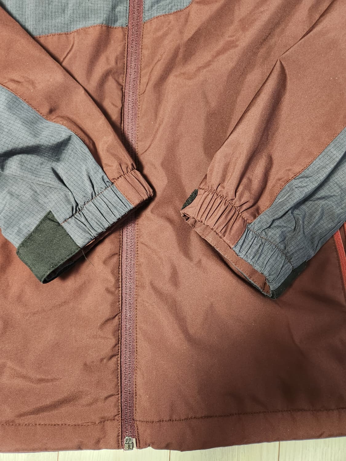 새상품급)르카프 등산 바람막이 사이즈100 L

여러 중고사이트에도 같이 상품이미지8