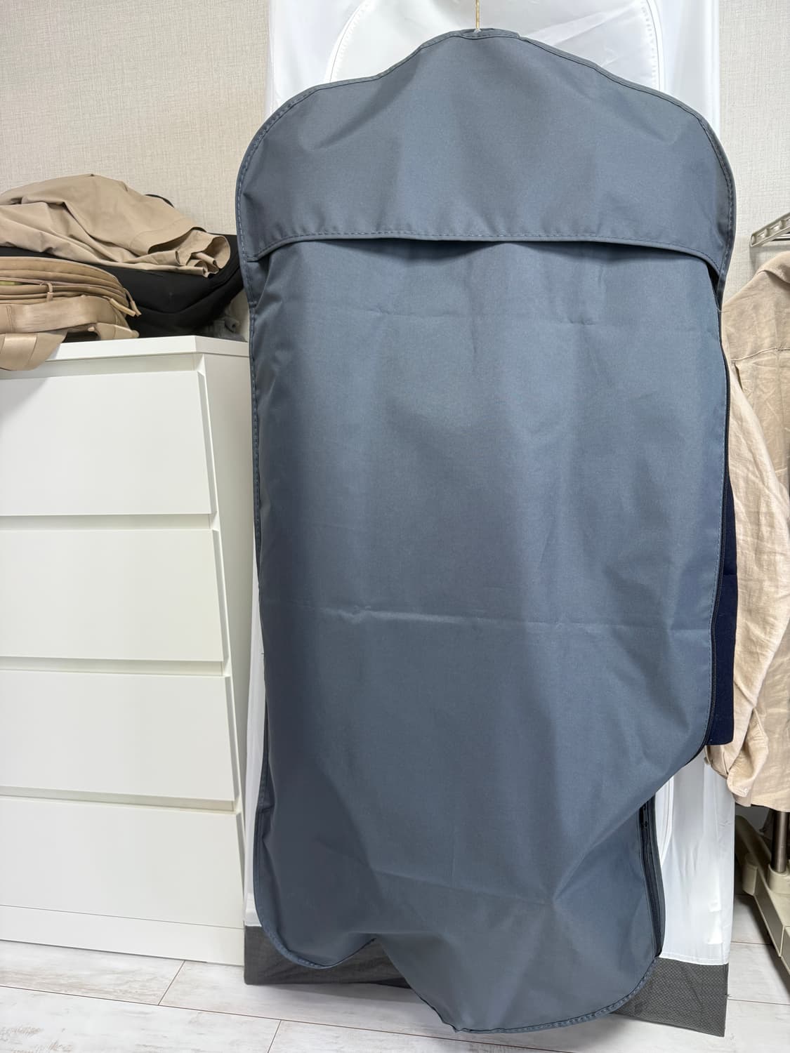 톰브라운 4바 플란넬 패딩 코트 navy 상품이미지3