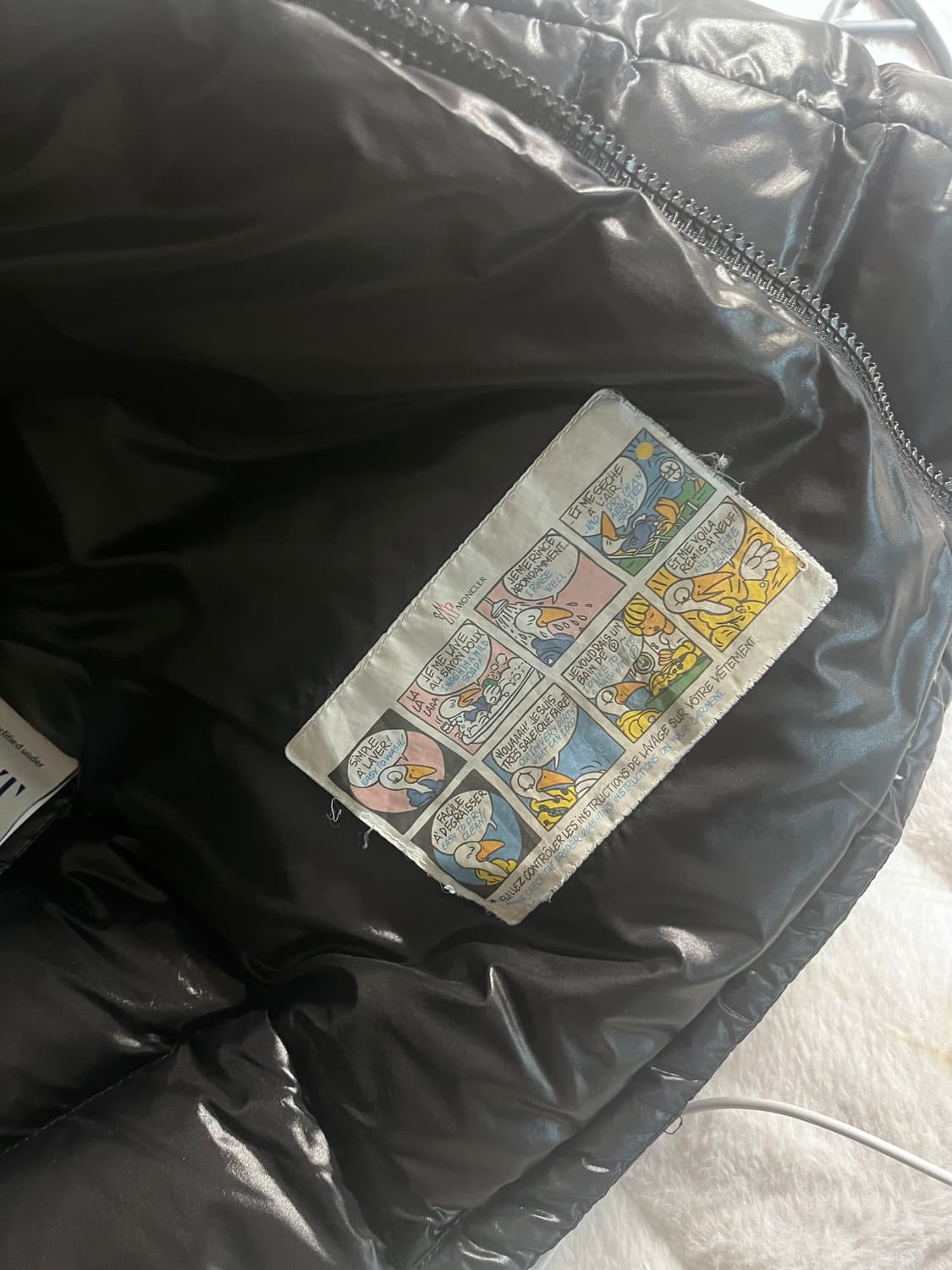 몽클레어 뉴 마야 후드탈부착 유광패딩 14y 블랙 상품이미지8