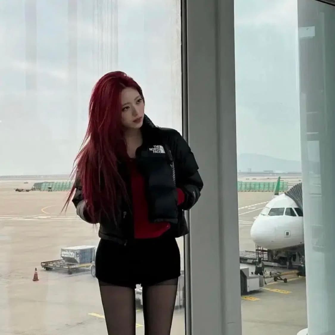 해외판(W) 노스페이스 눕시 숏 크롭 자켓 패딩 TNF 블랙 상품이미지3