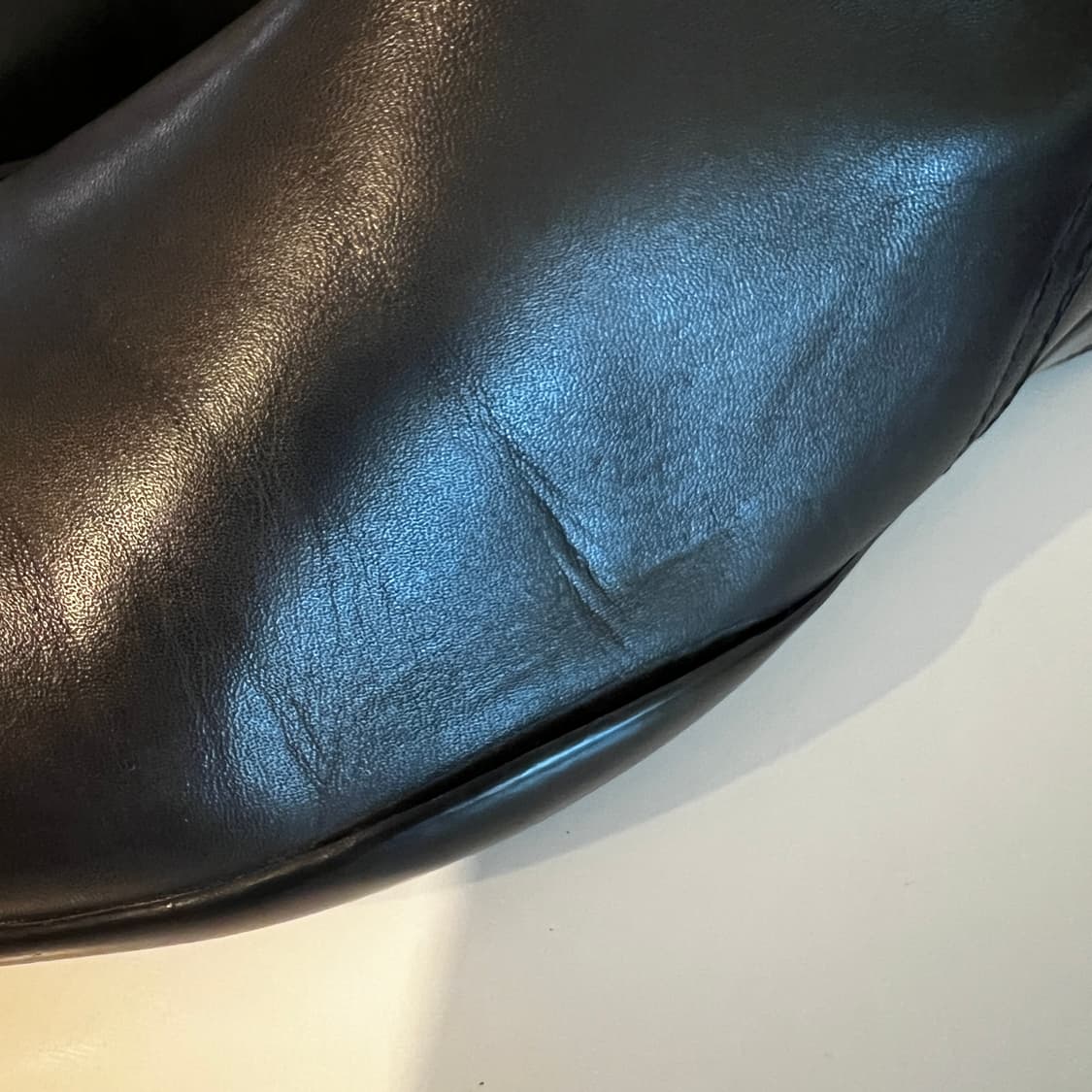 프라다 블랙 레더 스트랩 앵클 부츠 상품이미지6