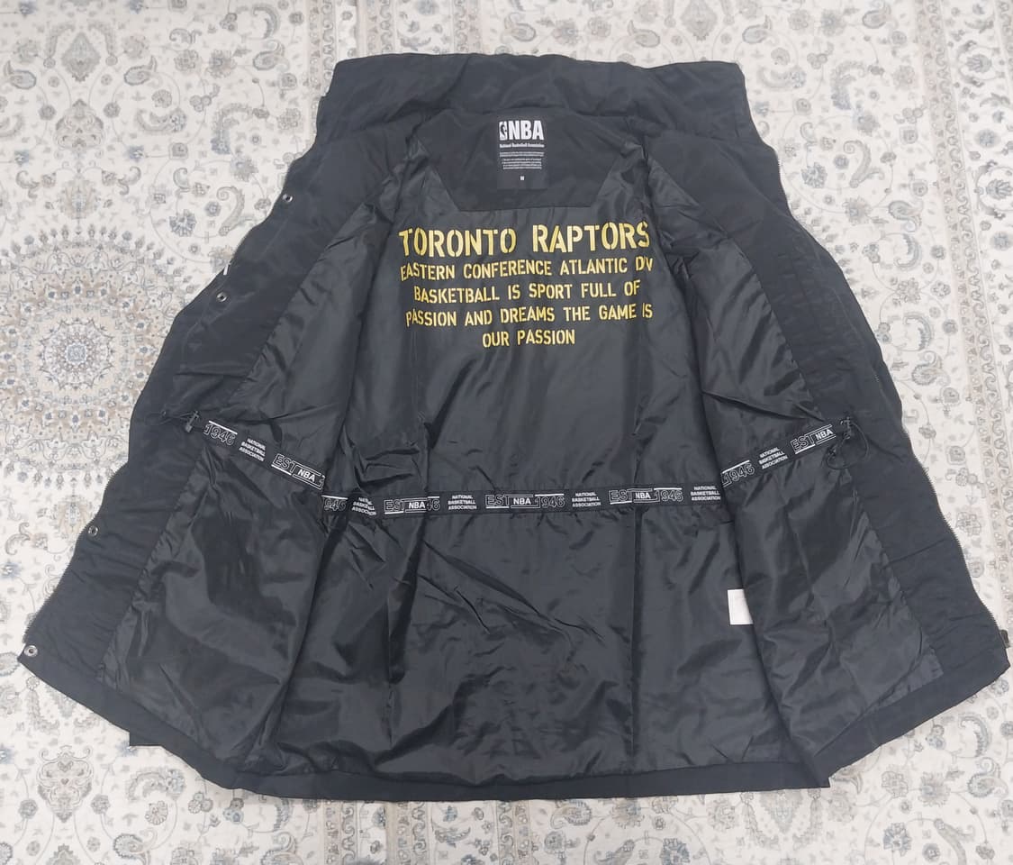 NBA 토론토 랩터스 자켓 M (크게나옴) (후드내장됨) 상품이미지2
