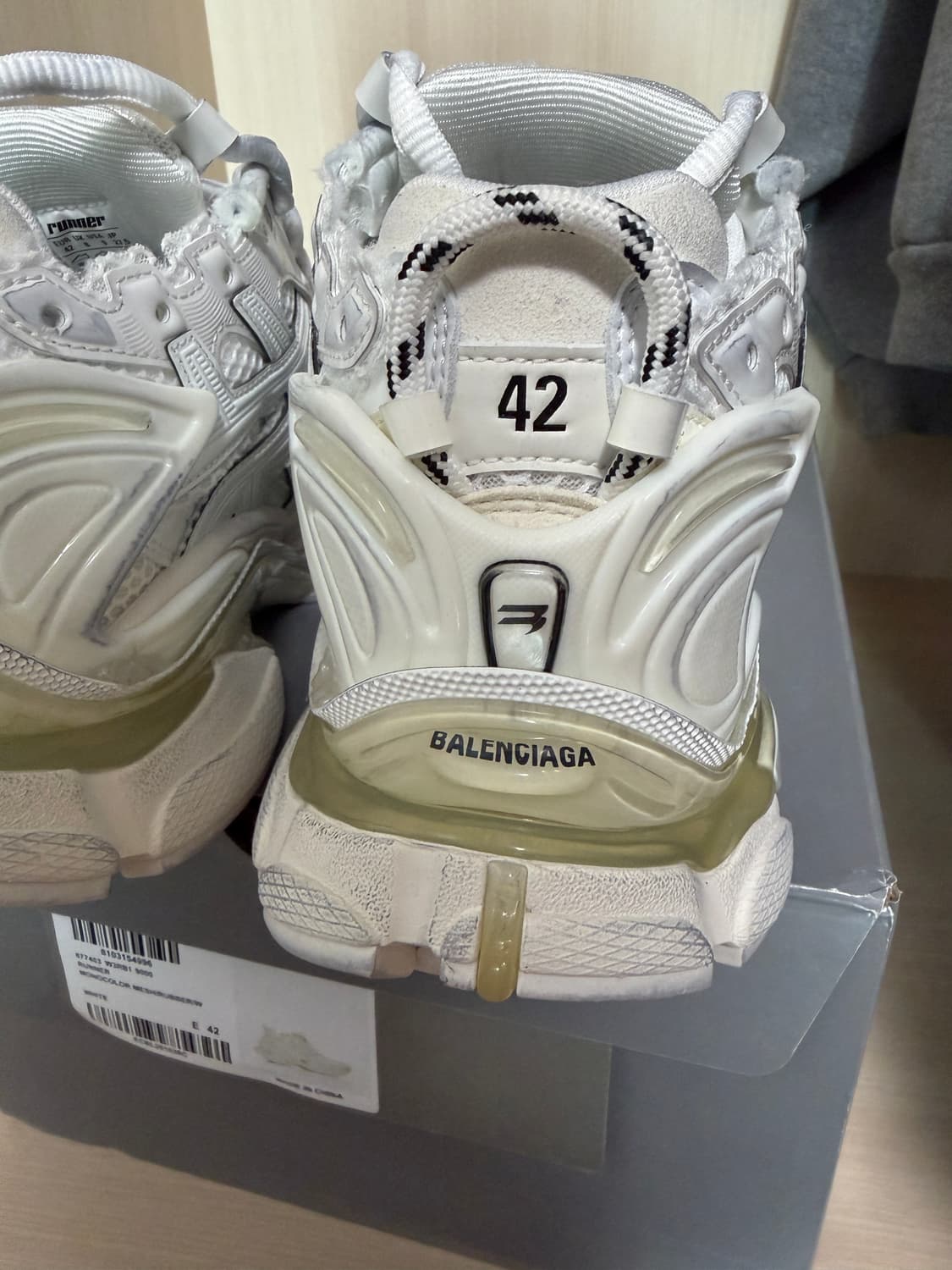 새상품 발렌시아가 신상 러너 스니커즈 화이트 42사이즈 상품이미지8
