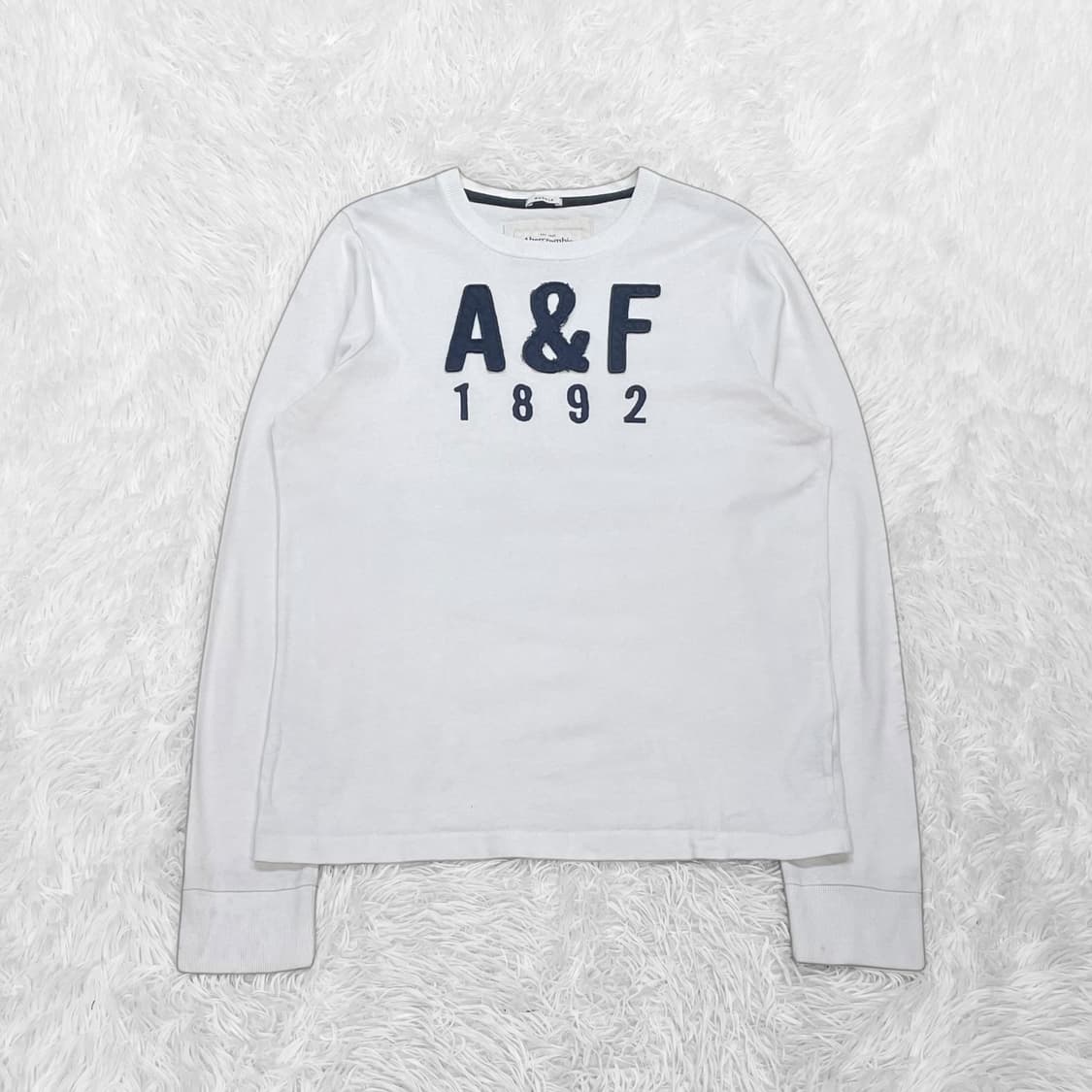 아베크롬비 스펠 로고 롱슬리브 화이트 상품이미지2