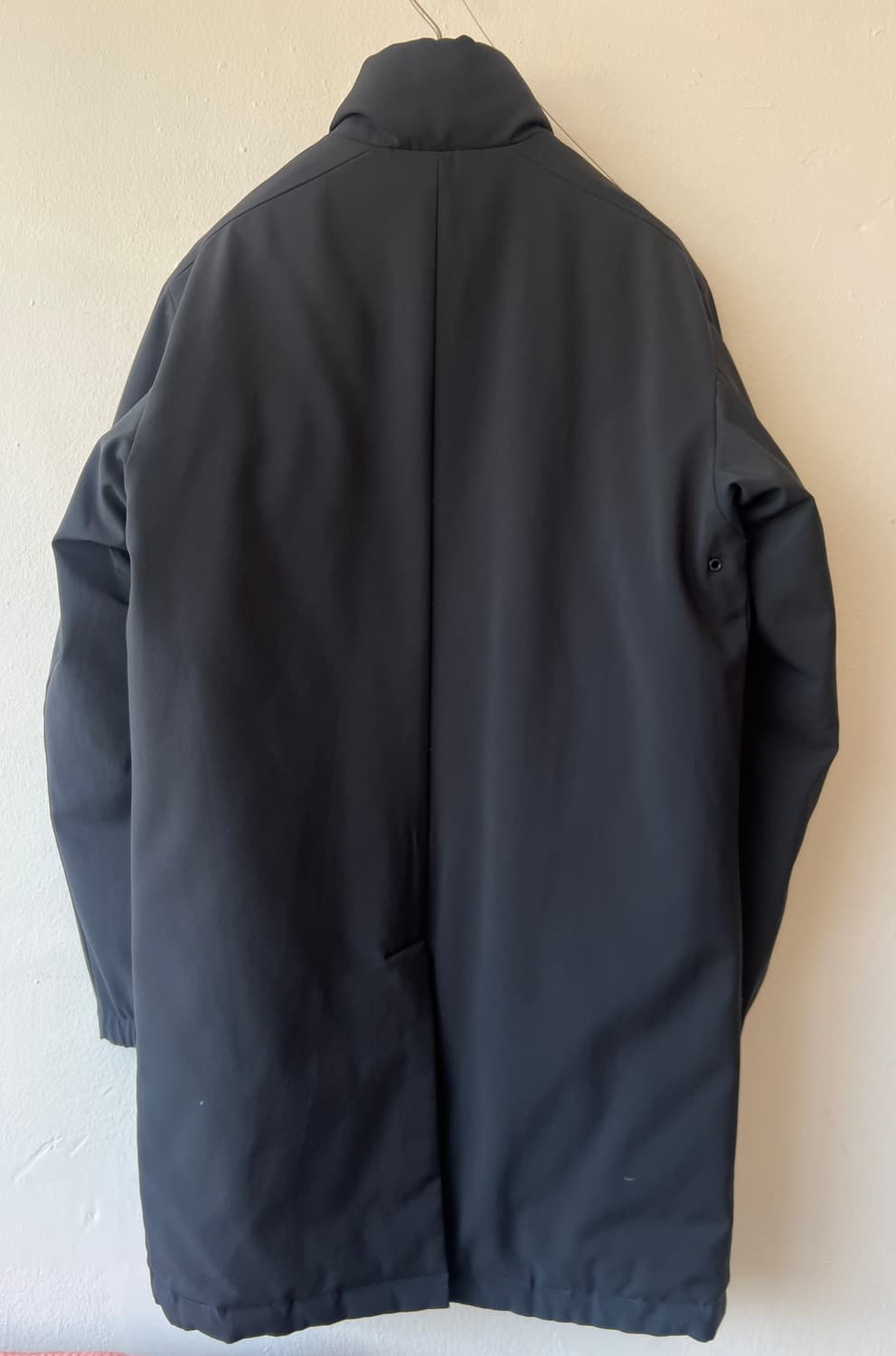 띠어리  블랙 다운 리버서블점퍼

 상품이미지8