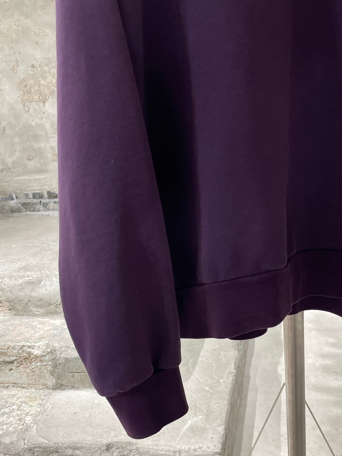 아크네 스튜디오 퍼플 피아 크루넥 스웻 셔츠 상품이미지4