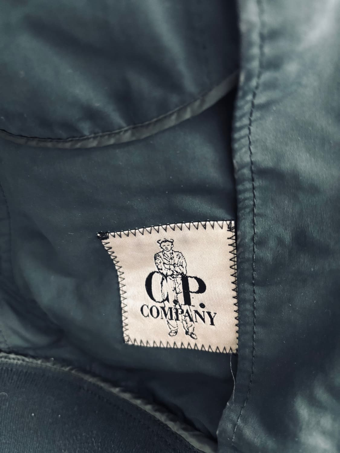 CP 컴퍼니 C.P. Company 렌즈 와펜 봄버 자켓 상품이미지4