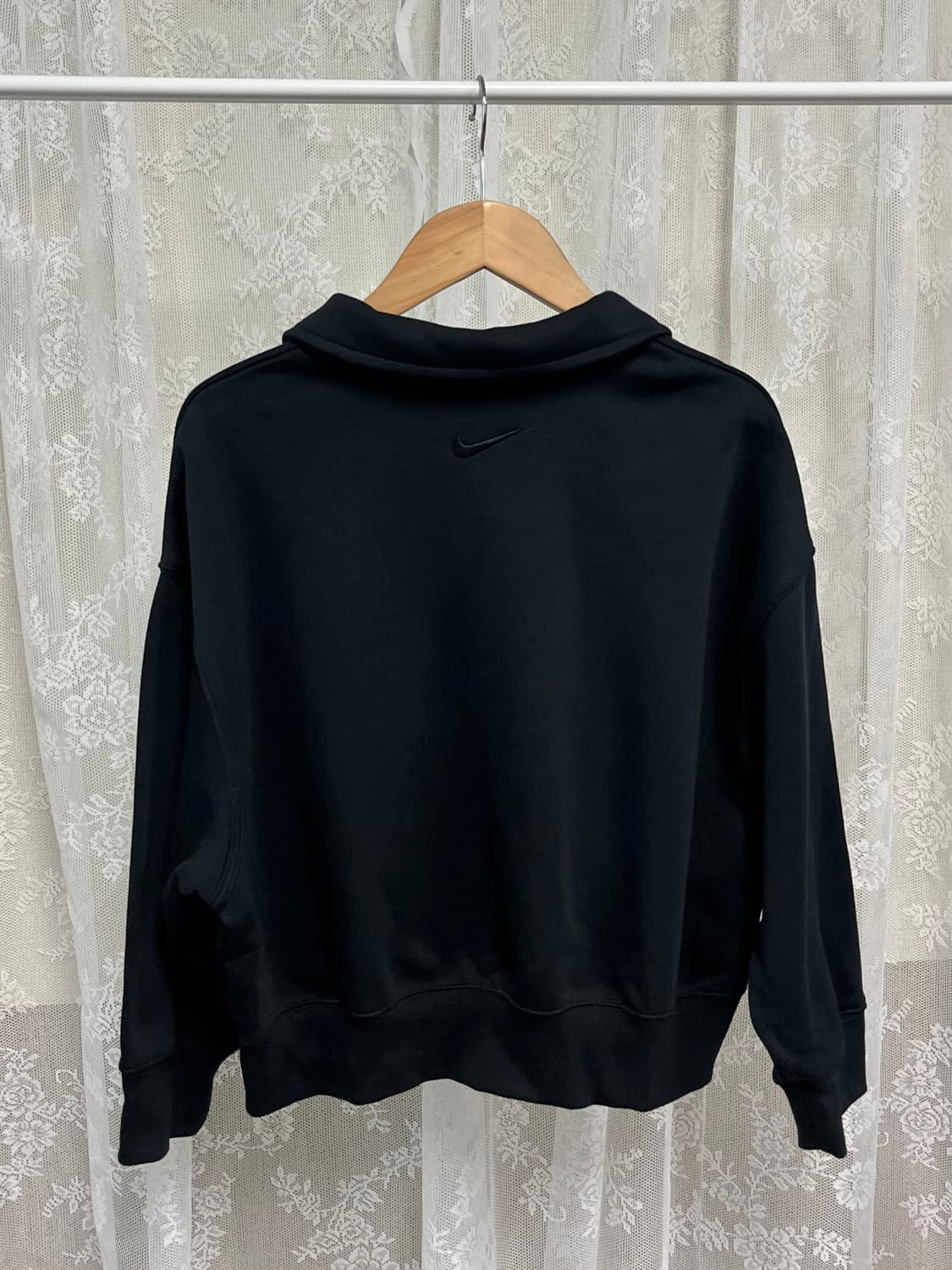 XL) 나이키 한정 크롭 폴로 맨투맨 블랙 상품이미지2