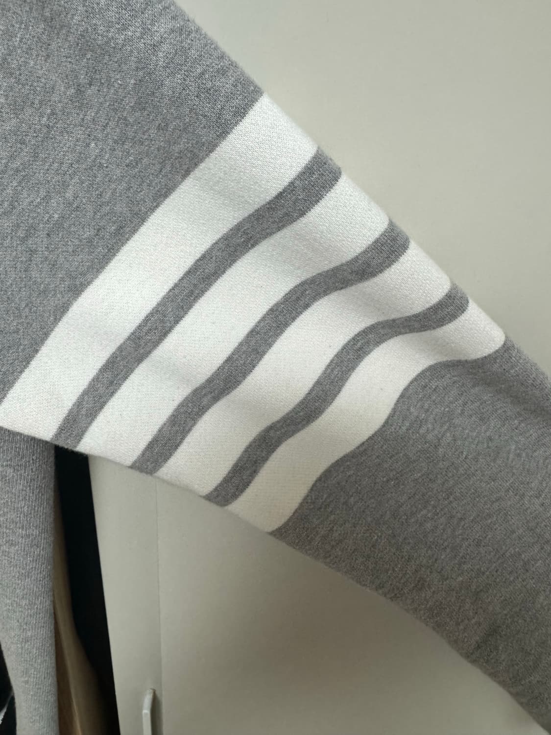 톰브라운 사선완장 후드집업 새상품급 상품이미지4