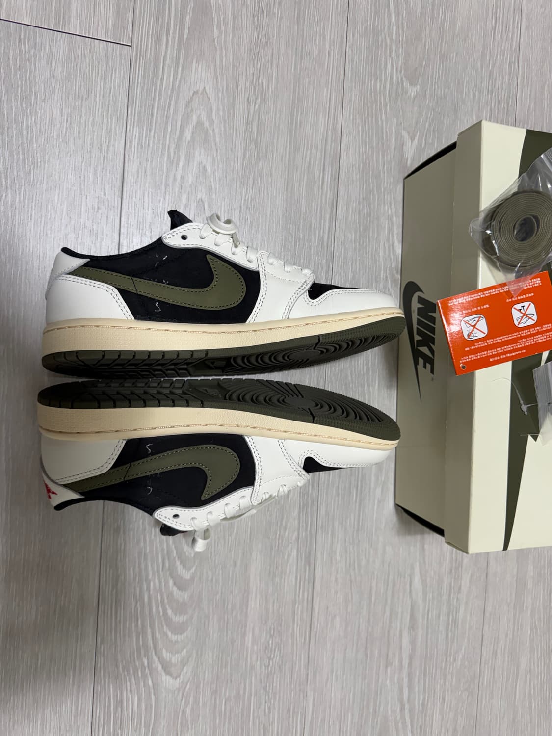 [240] 조던1 x 트래비스 스캇 레트로 로우 OG SP 미디움올리브 상품이미지4