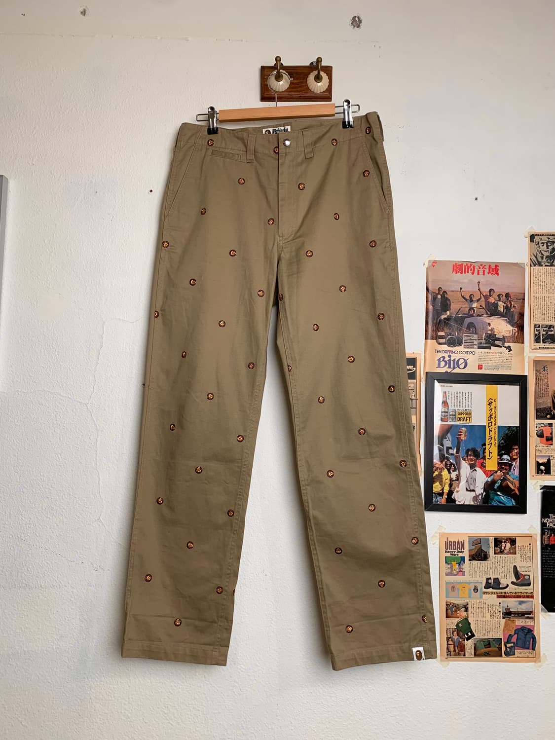 베이프 마일로 자수 치노팬츠 상품이미지2