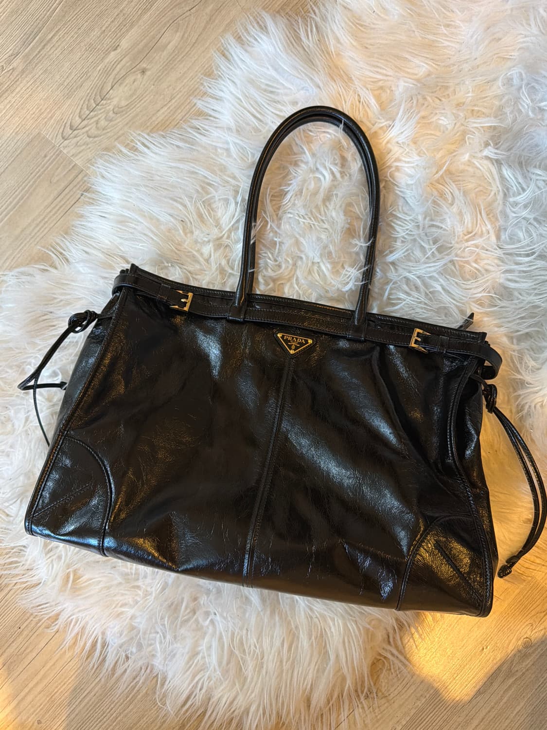Prada Bonnie Extra Large Leather Handbag 상품이미지7