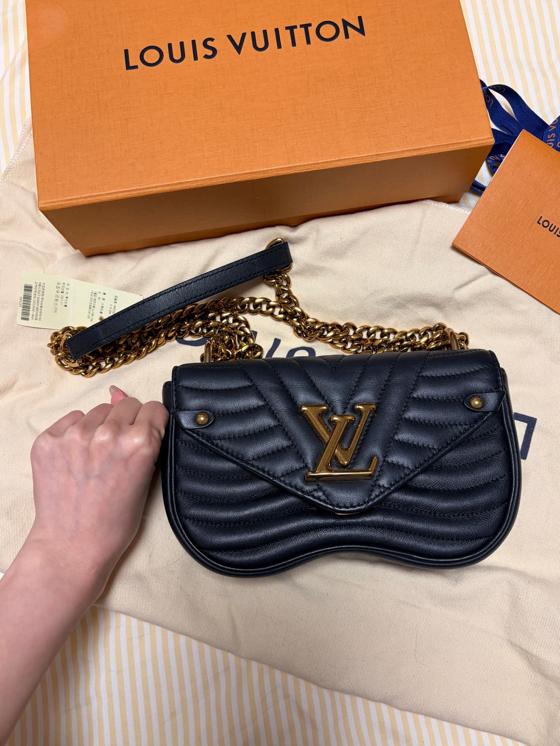루이비통 뉴웨이브 체인백PM블랙 상품이미지10