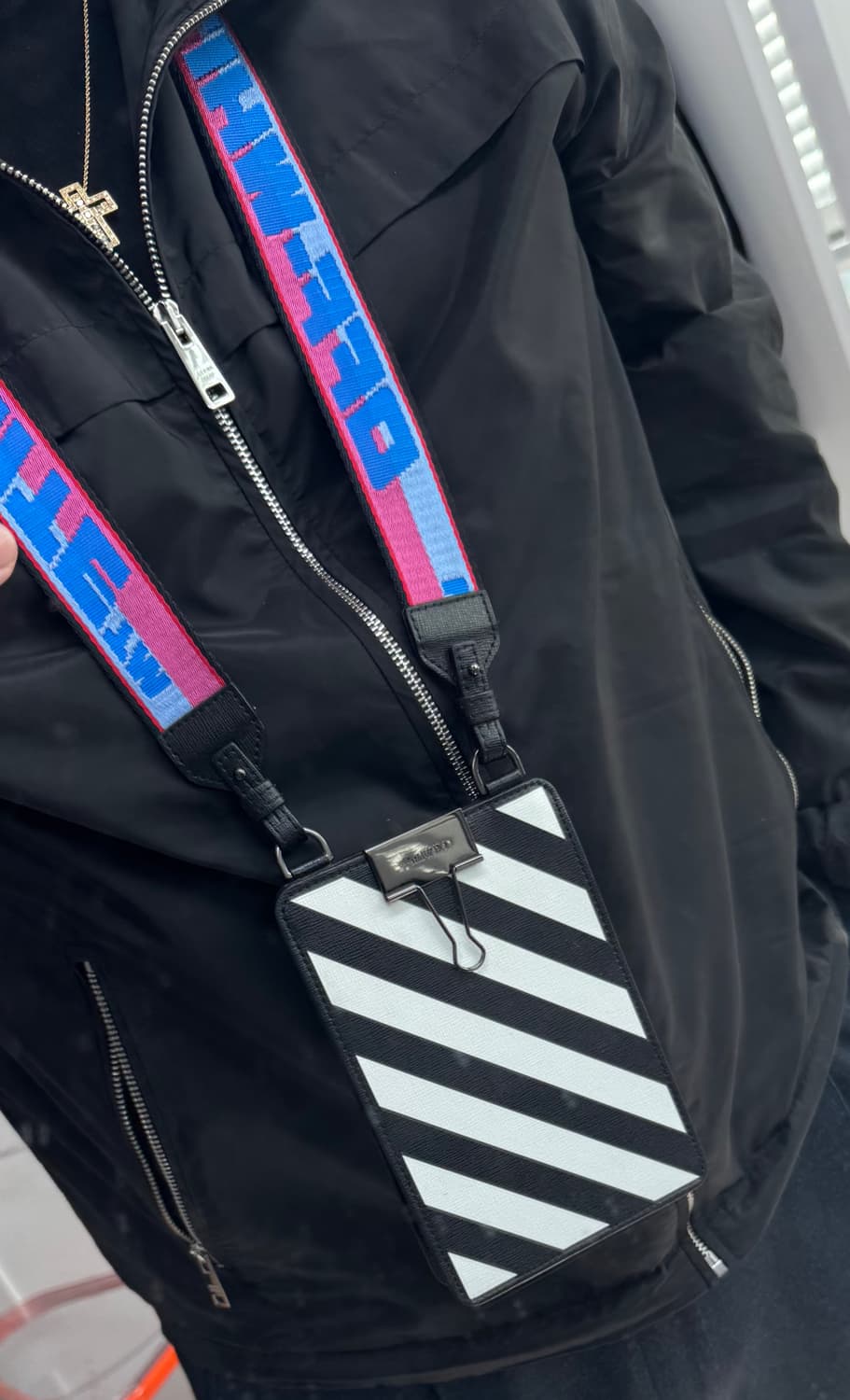 오프화이트 스트라이프 카드지갑 크로스백 상품이미지1