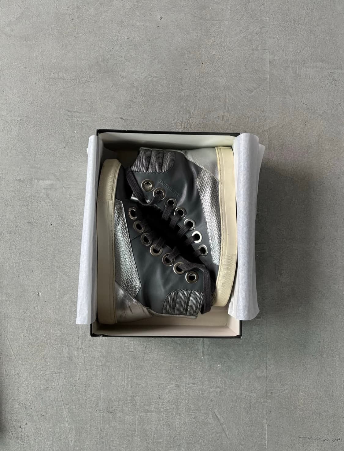 라프시몬스 콘트라스트 하이탑 상품이미지3