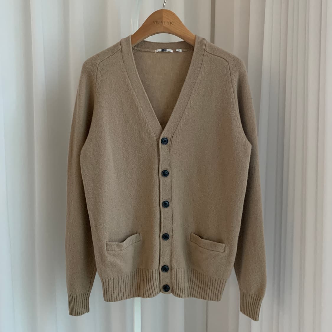 유니클로 울 100  브이넥 베이지 가디건 상품이미지2