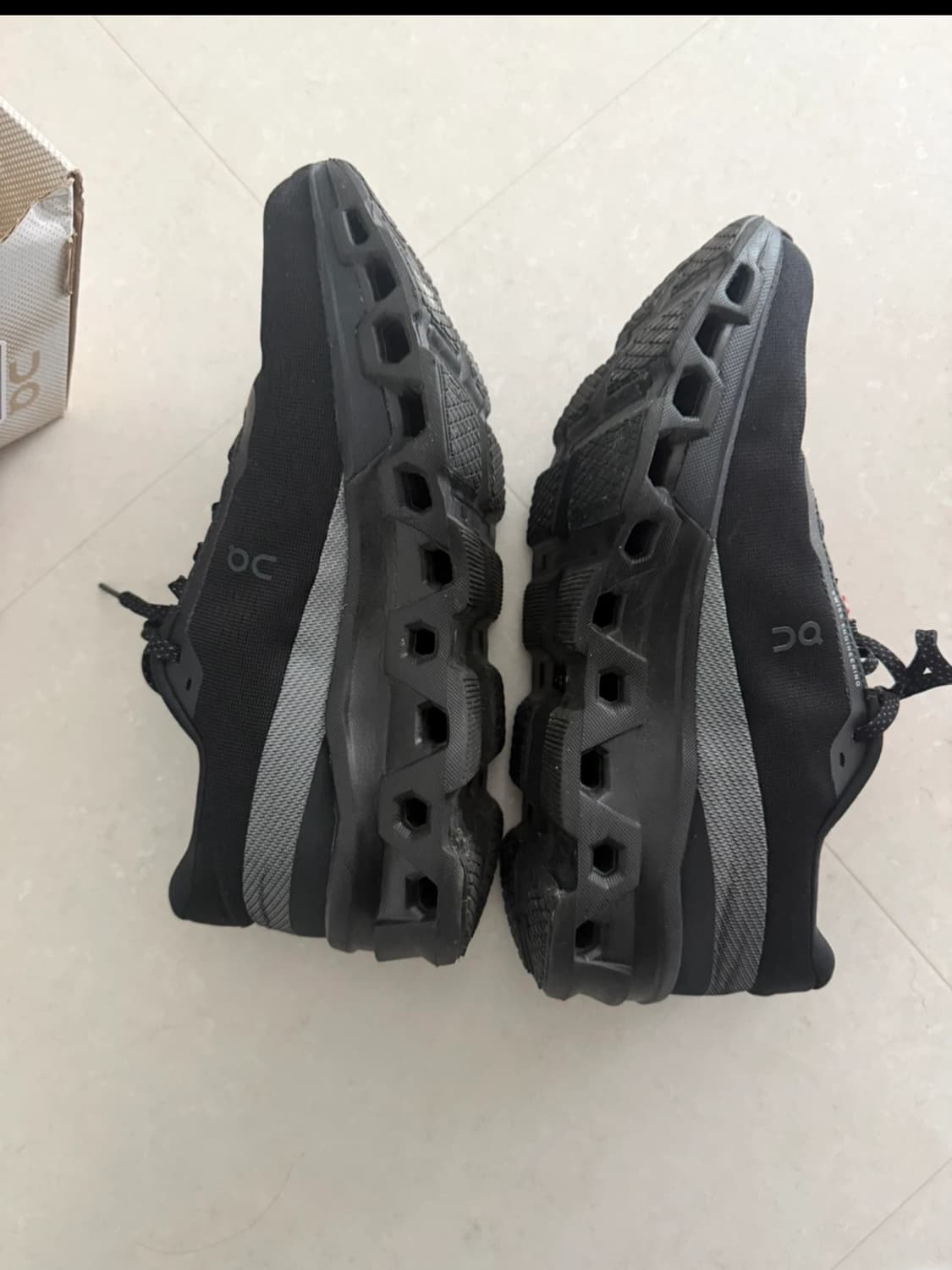 온러닝 클라우드몬스터2 270 상품이미지2