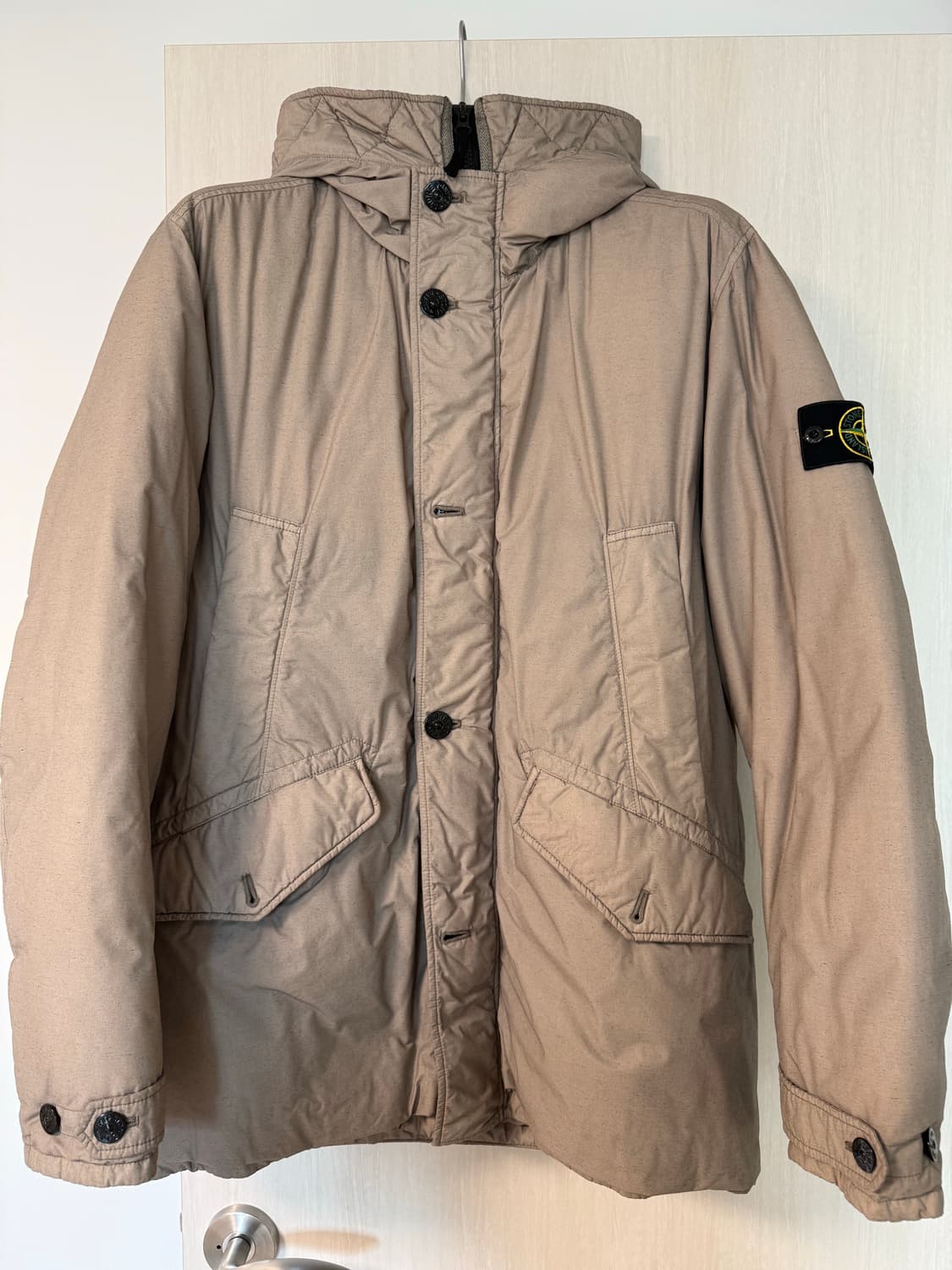 스톤아일랜드 나슬란 와트로 와펜 다운 패딩 상품이미지1