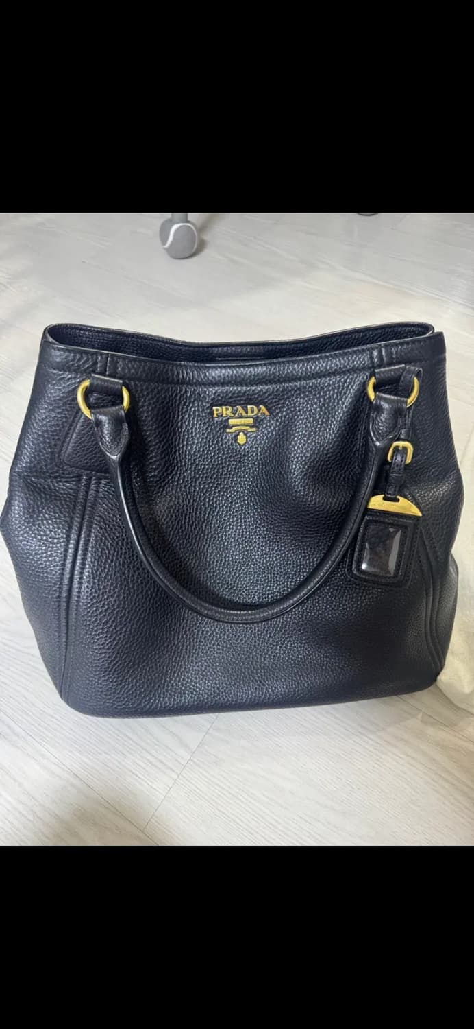 프라다 블랙 레더 토트백 상품이미지1