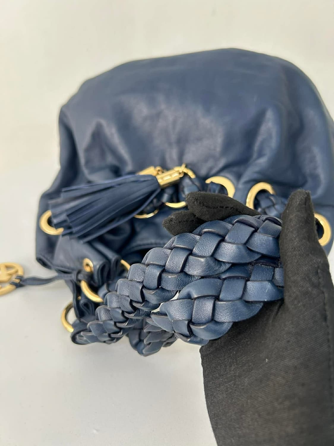 마이클코어스 브레이디드 가죽 테슬 숄더 호보백 상품이미지8