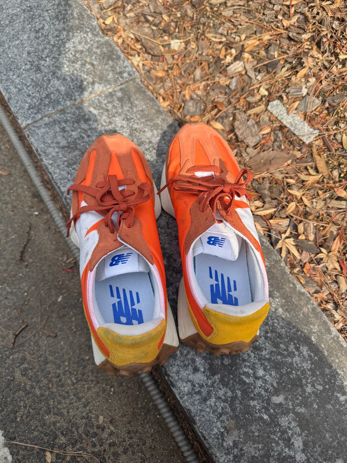 뉴발란스 327 상품이미지1