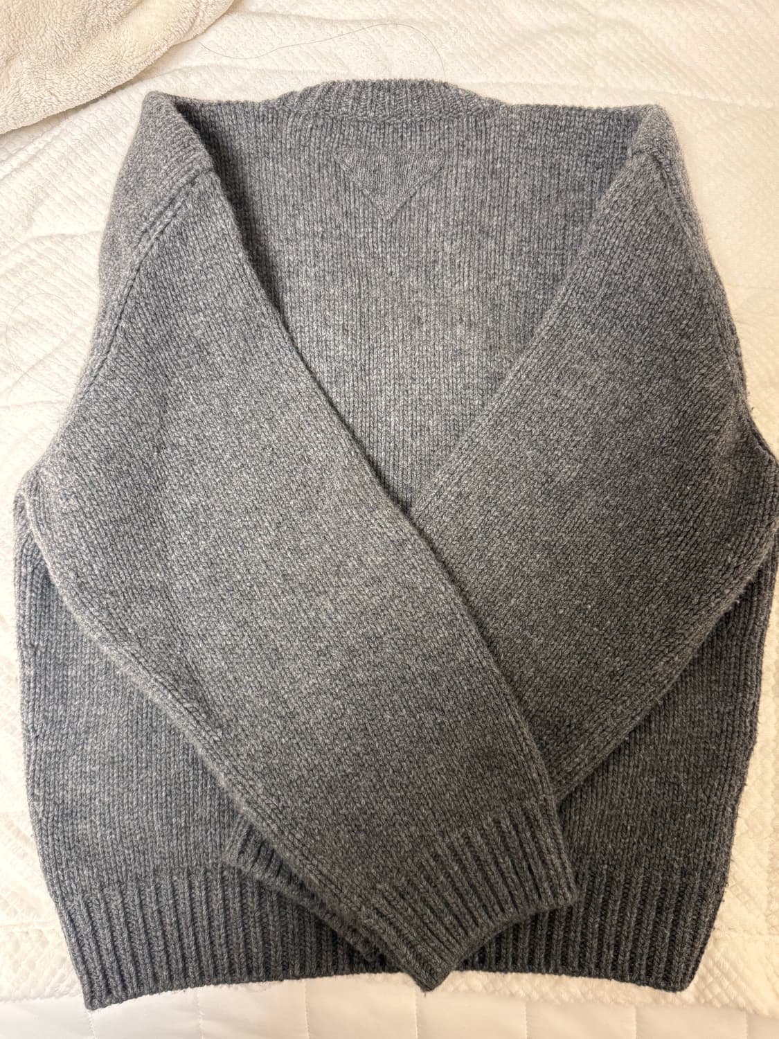 Prada 프라다 22fw 울 캐시미어 니트 38사이즈 상품이미지4