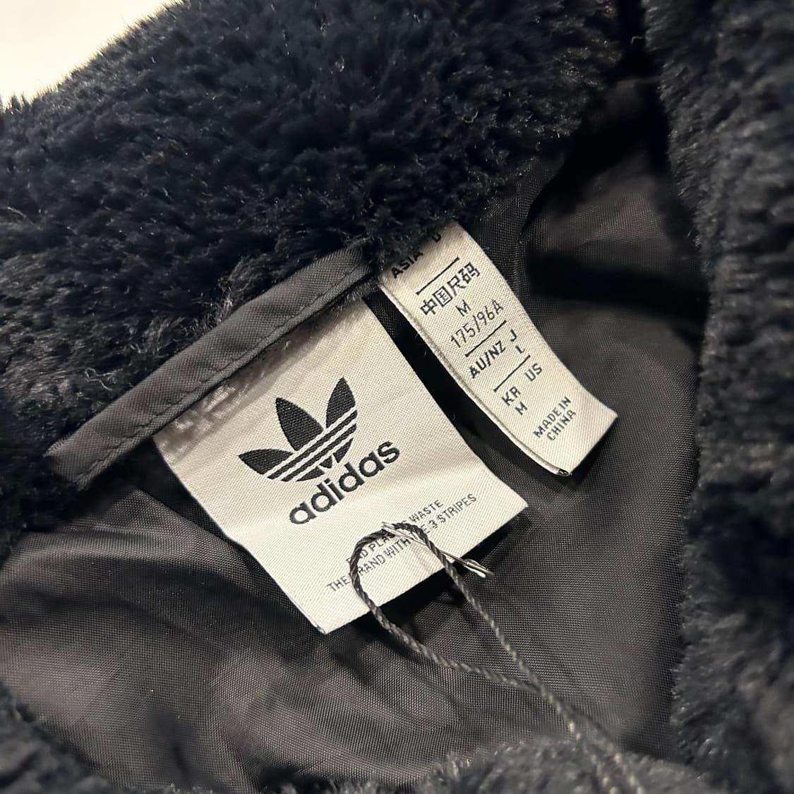 [M] 아디다스 빅로고 셰르파 블랙 화이트 퍼 자켓 A705 상품이미지3