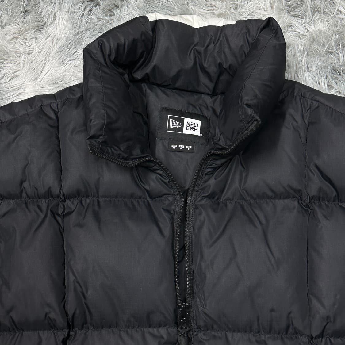 뉴에라 700 블랙 푸퍼 숏패딩 m 상품이미지2