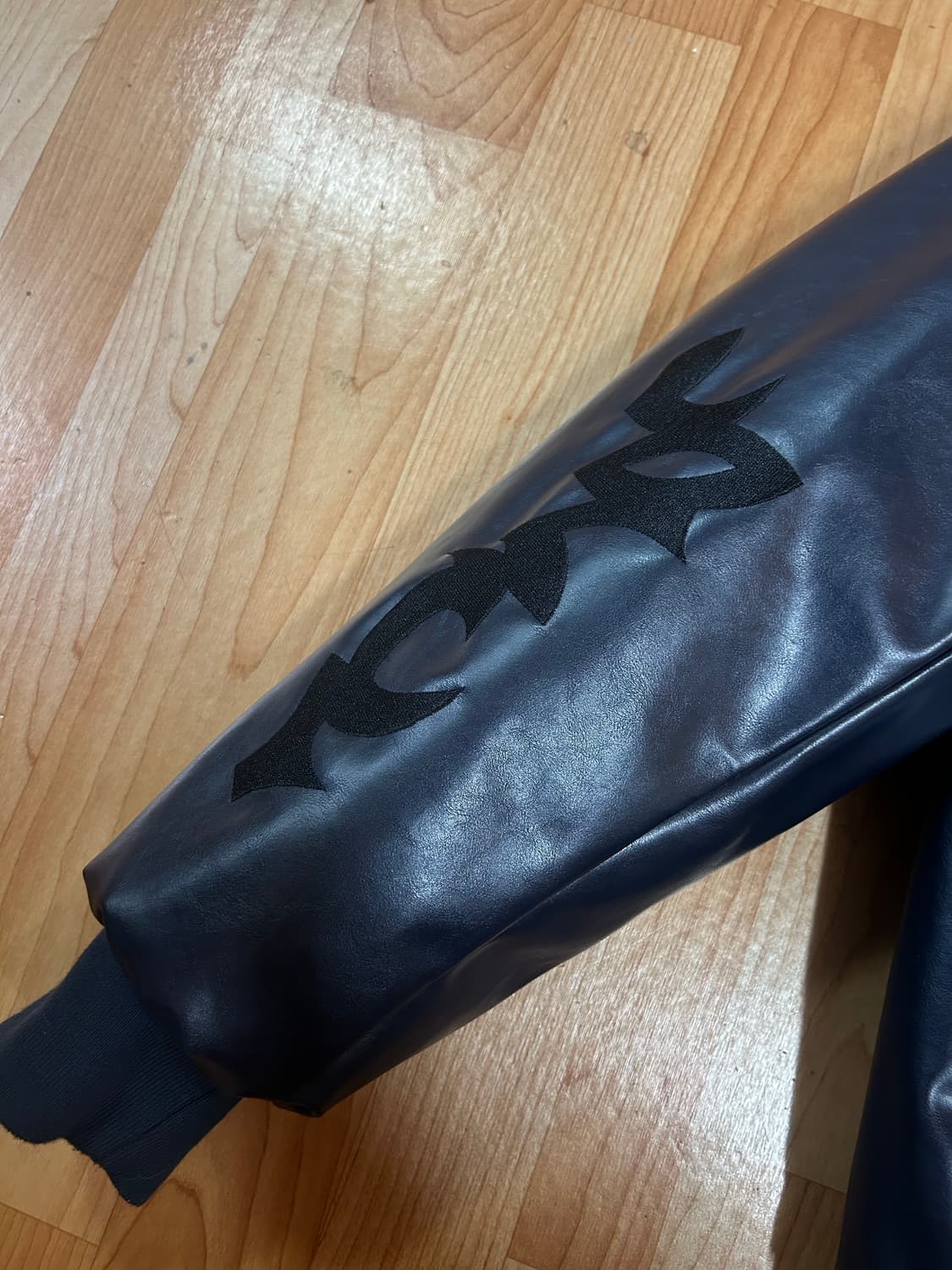 위캔더스 가죽 자켓 팝니다 상품이미지3