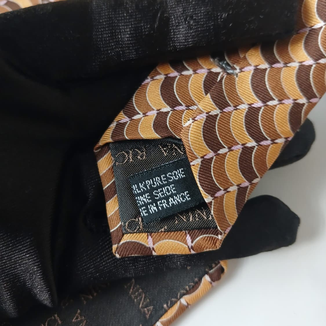 니나리치 실크 브라운 기하 패턴 넥타이 9.1cm A+등급 A19099
 상품이미지8