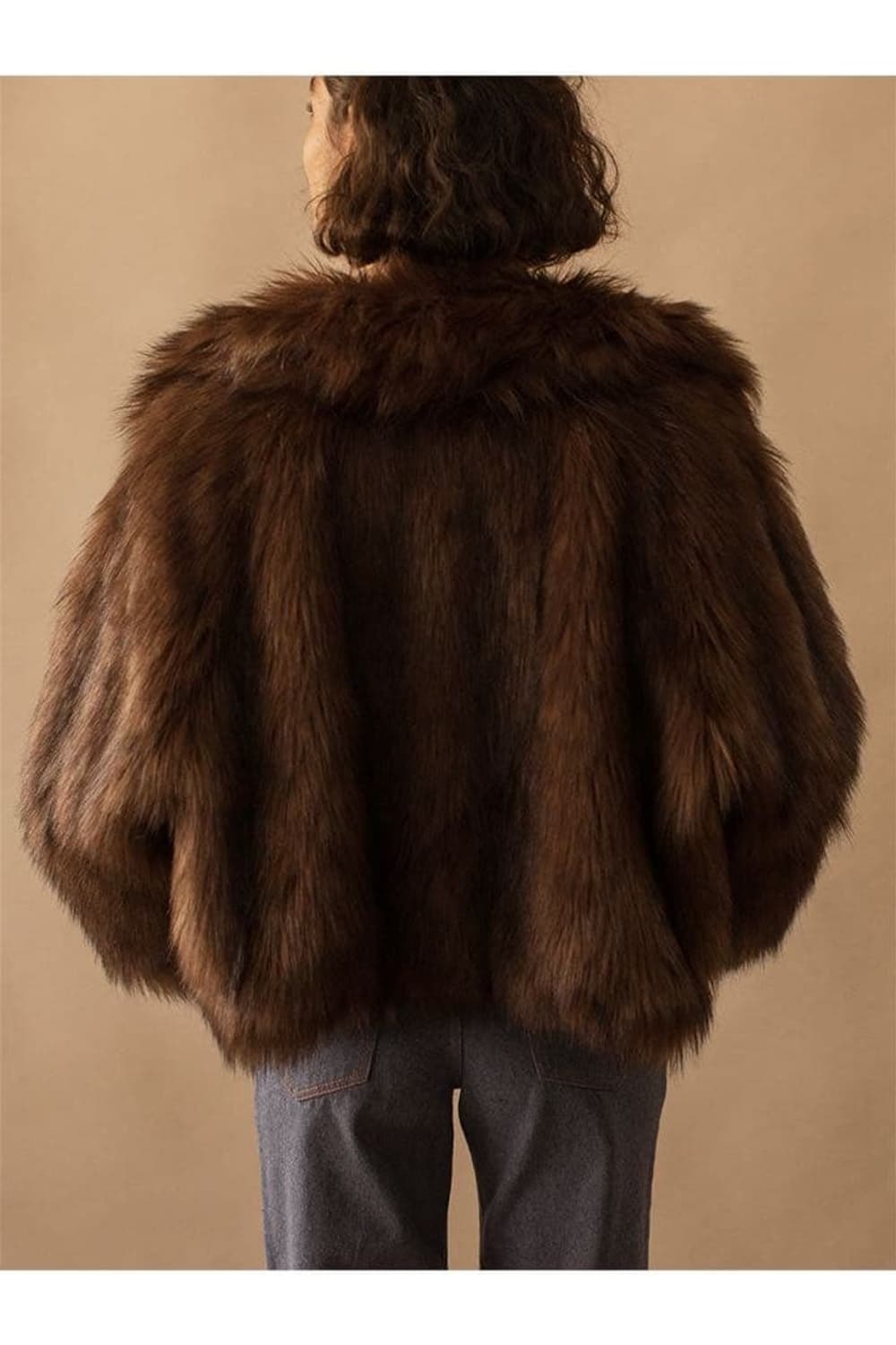 LEINWANDE Vegan Fur 라인반드 퍼자켓 오눅 착용  상품이미지3