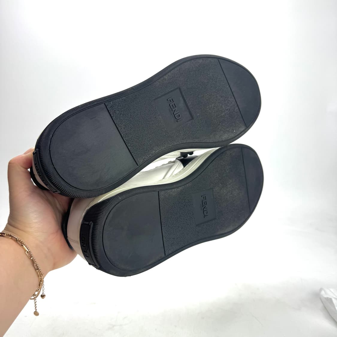 260) FENDI 펜디 칼리토 스터드 슬립온 스니커즈 상품이미지8