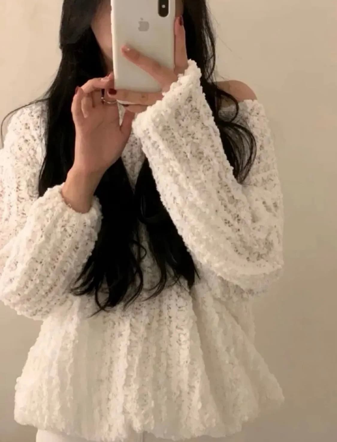 (새제품) 화이트 부클 루즈핏 니트 시스루 오프숄더 뽀글 상품이미지5