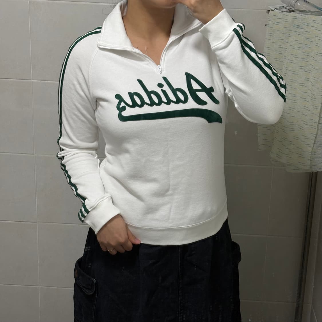 대대장) 아디다스 흰초 슬림핏 벨벳로고 반집업 상품이미지1