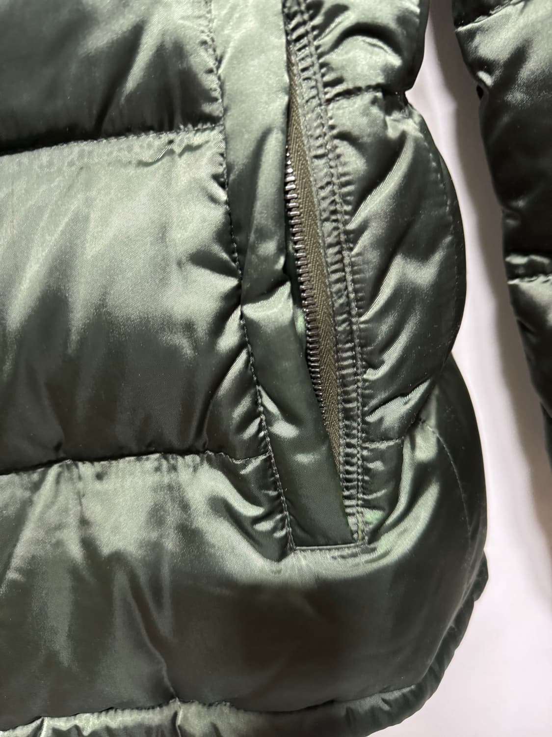 40 프라다 그린 다운 패딩 상품이미지5