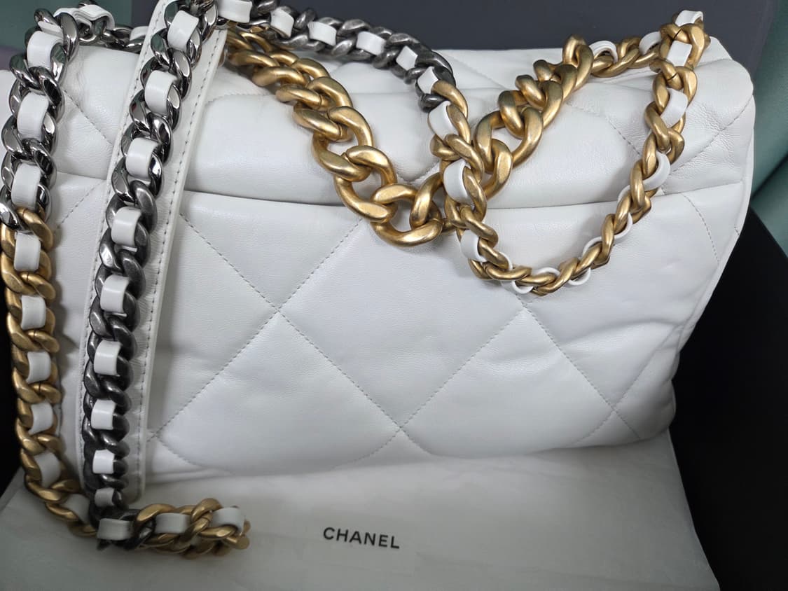 샤넬 19백 라지 램스킨  숄더백 상품이미지3