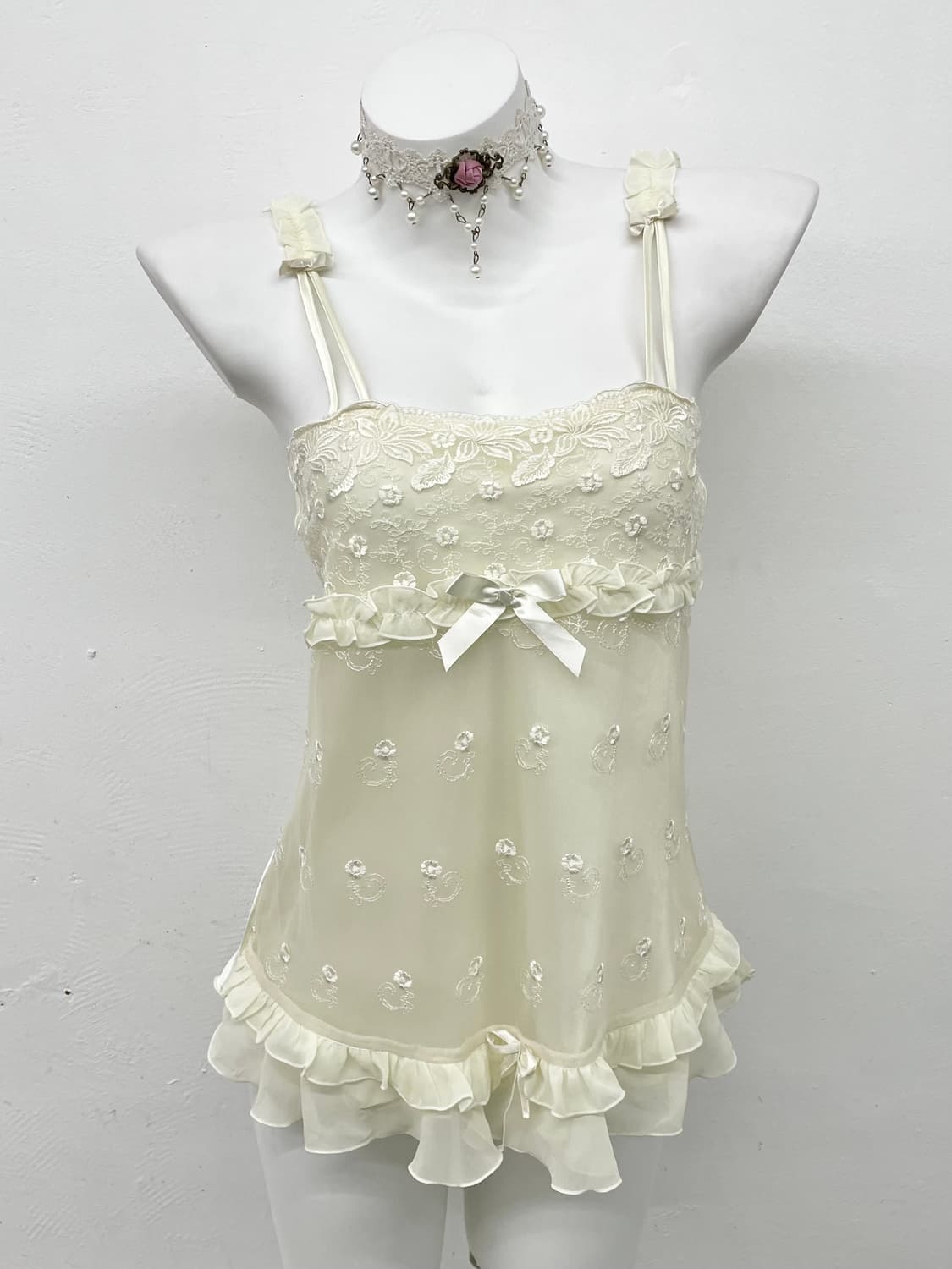 크림 러블리 자수 슬립 상품이미지1