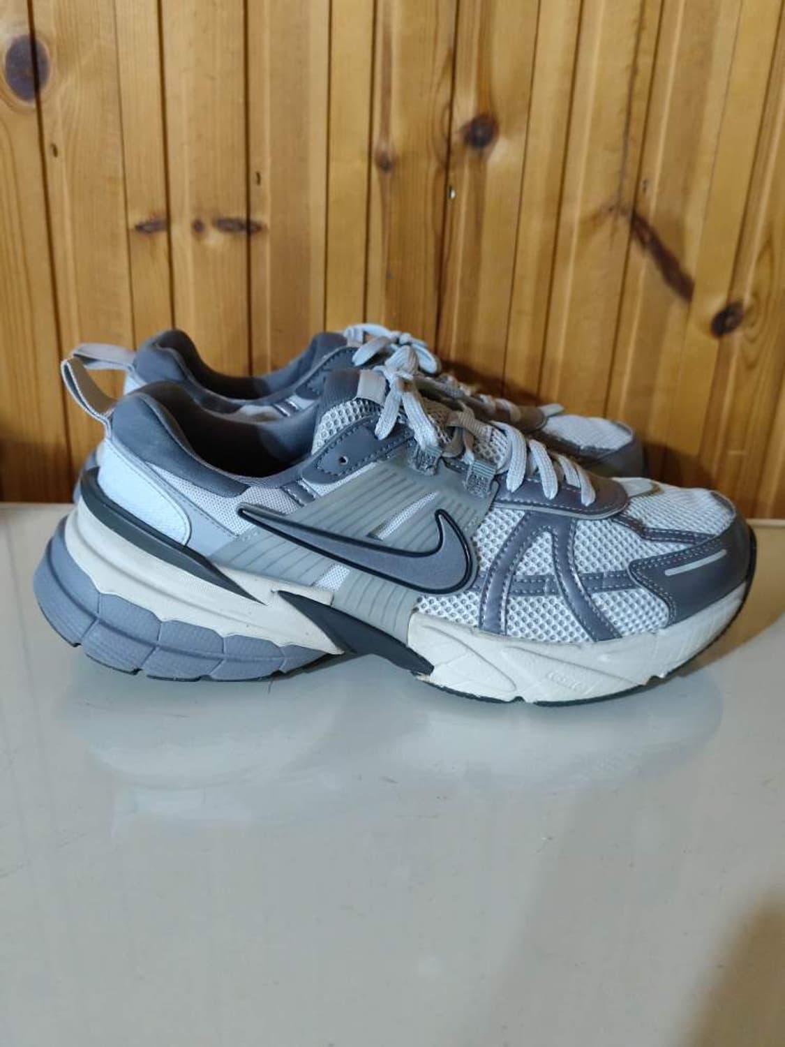 275mm 나이키 V2K 런 퓨어 플래티넘 울프 운동화 상품이미지2