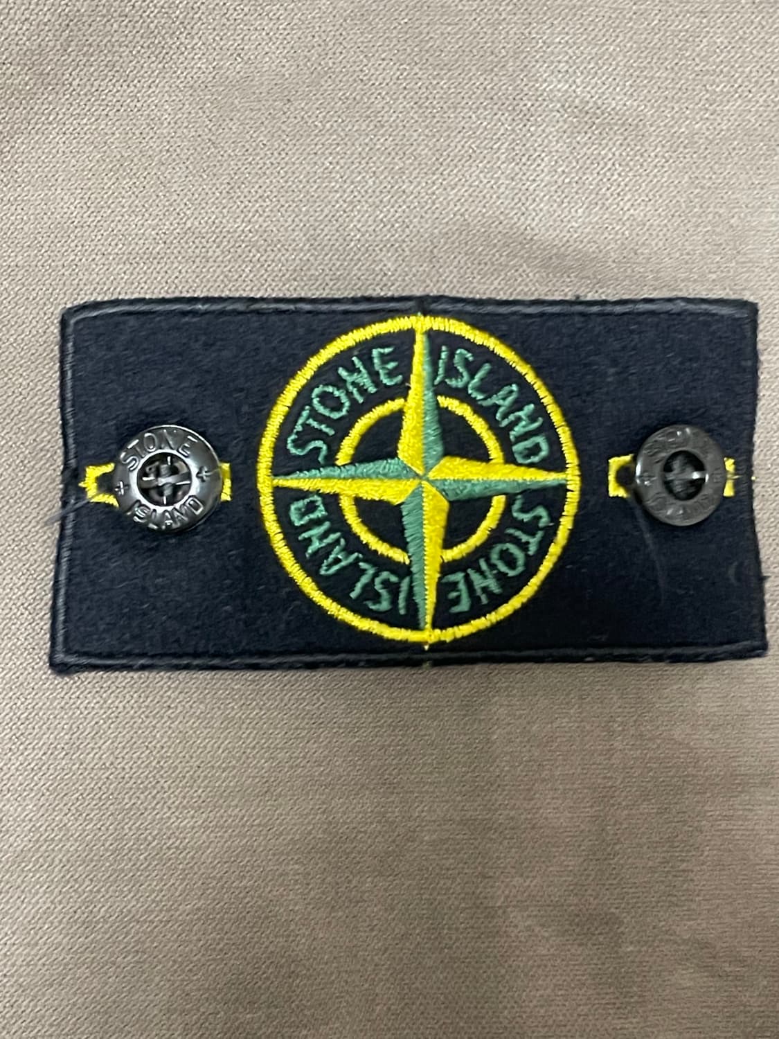 [ 30 ] 24fw 스톤아일랜드 와펜패치 카고팬츠 밴딩 머드 상품이미지4