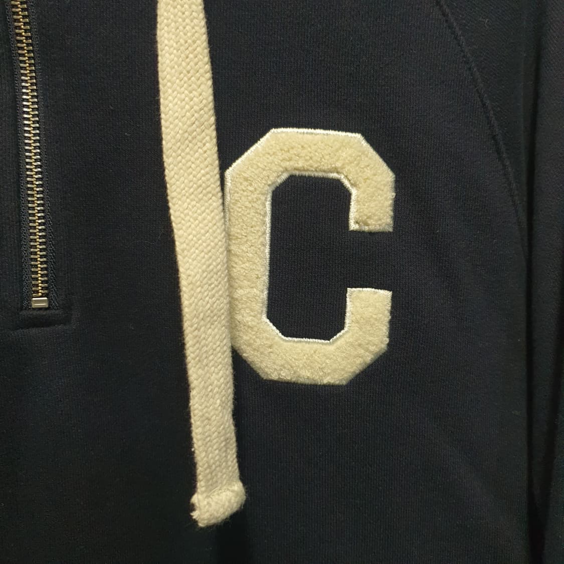커버낫 C로고 네이비 반집업 후드티  상품이미지4