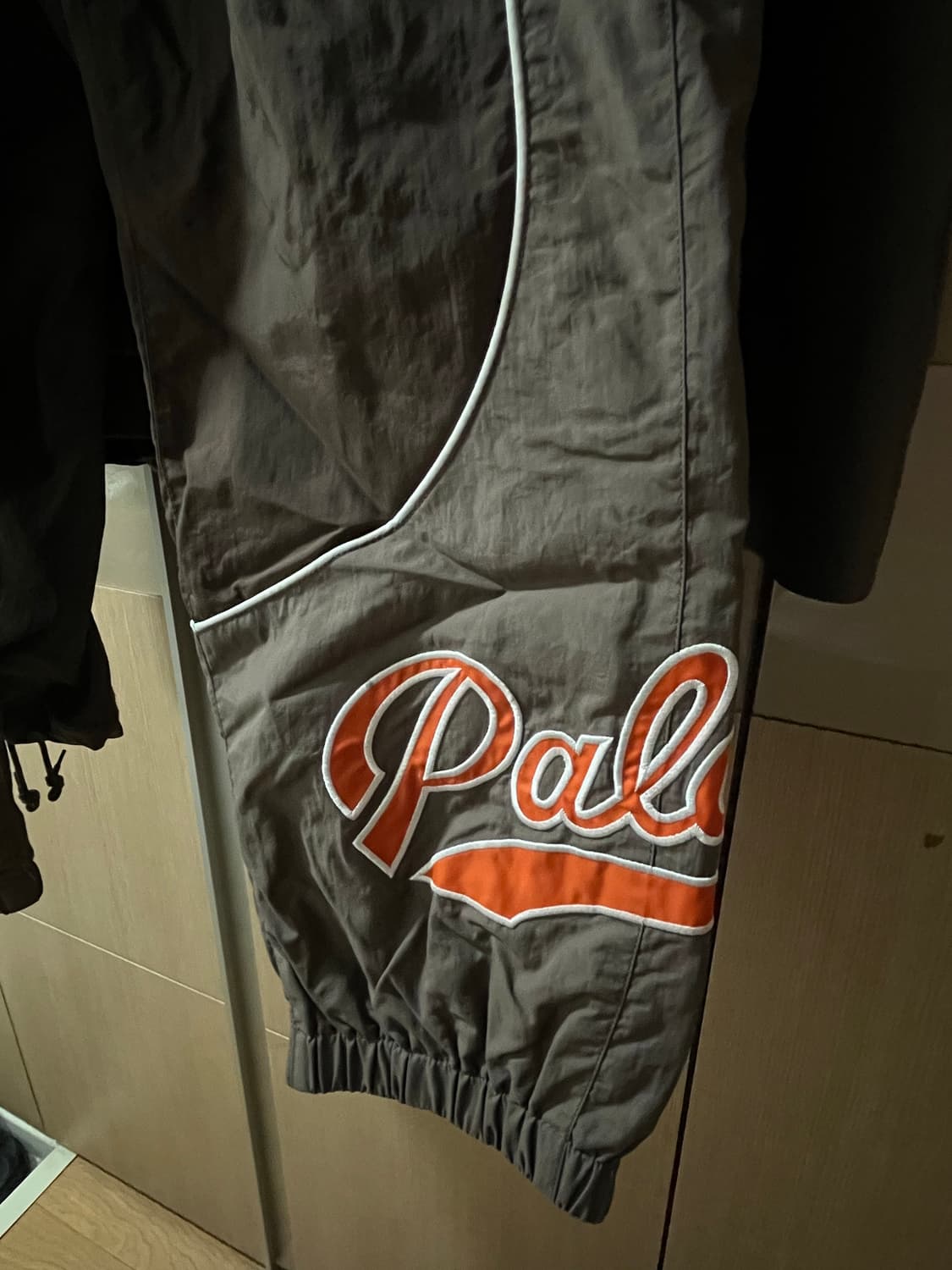 팔라스 스포츠 밋 스크립트 바텀 브라운 M 팝니다 상품이미지5