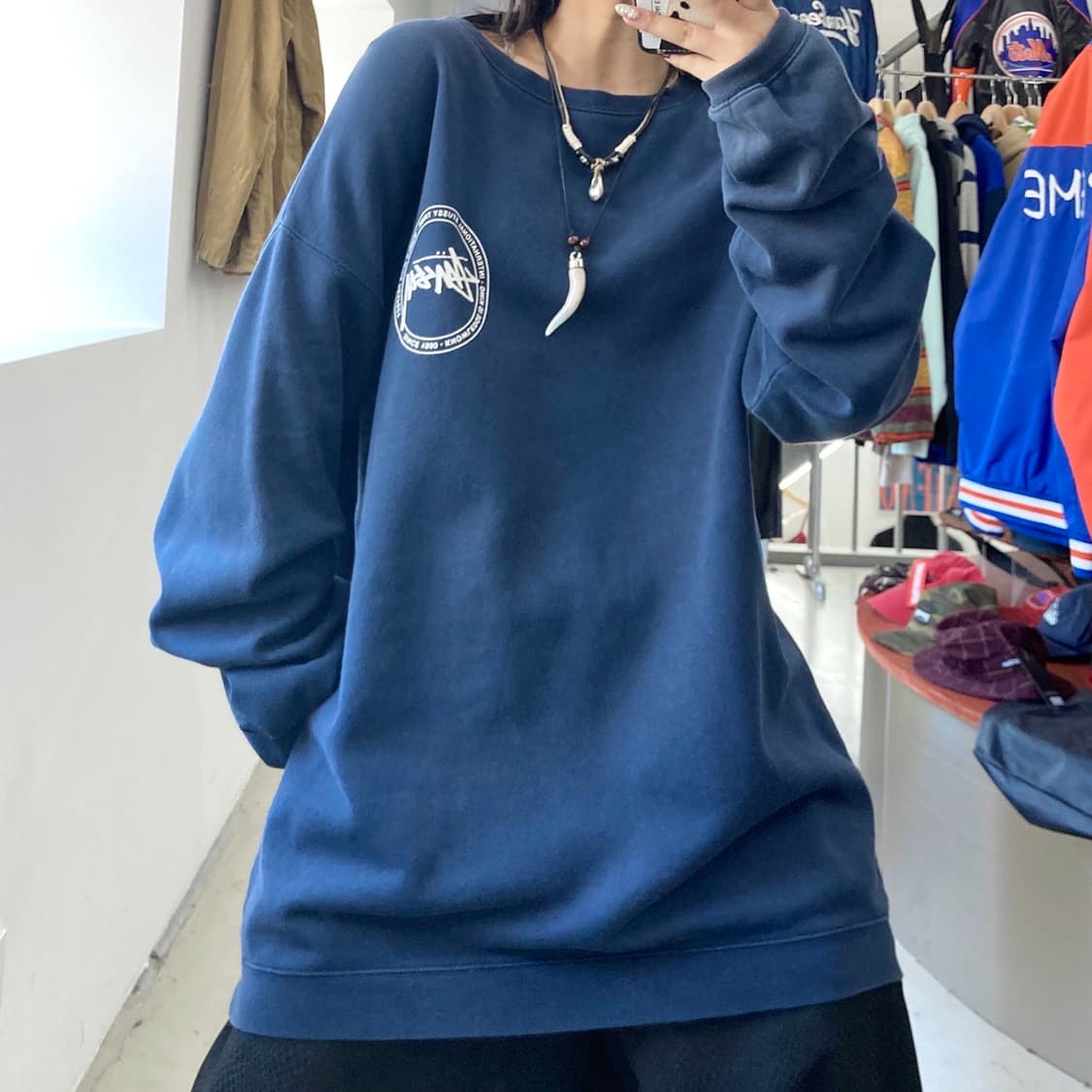 스투시 인터네셔널 트라이브 오버사이즈 네이비 맨투맨 상품이미지2