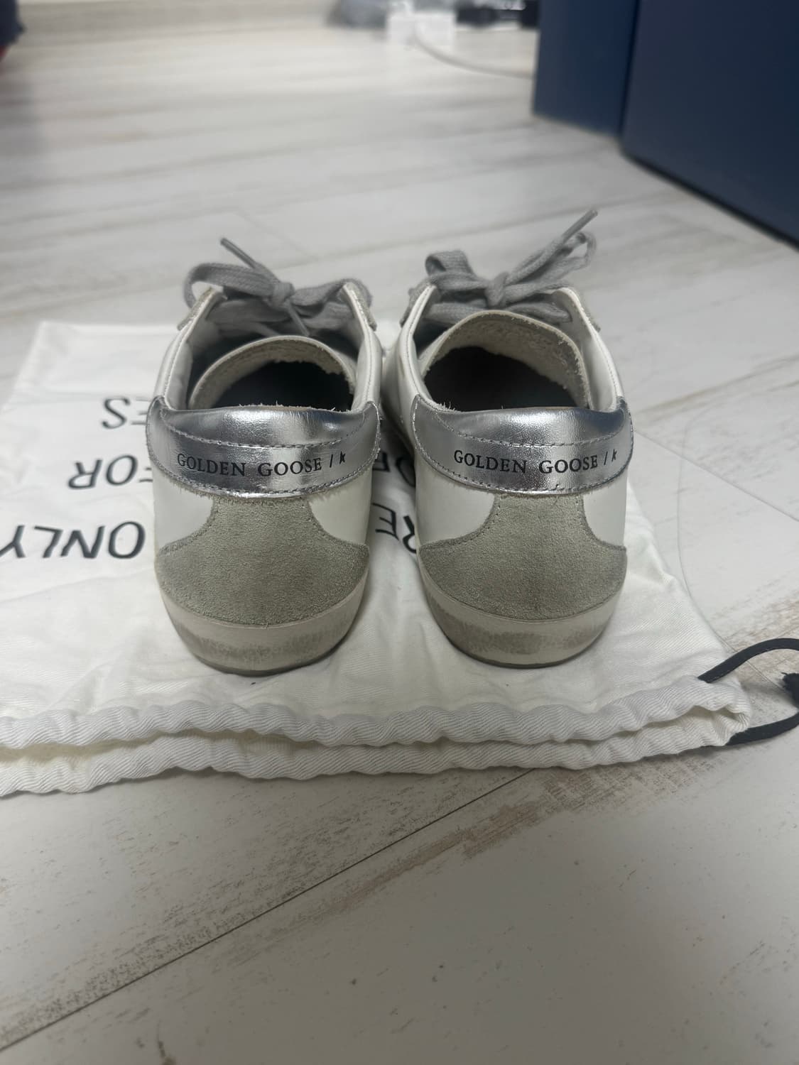 골든구스 실버탭w판매합니다.36사이즈(230~235) 상품이미지4