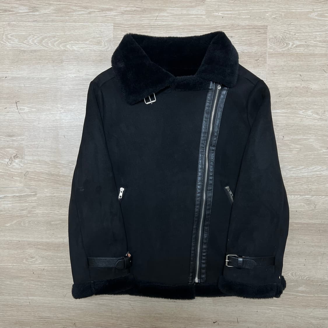 여성 넥 비죠 스트랩 스웨이드 무스탕 자켓 [블랙] FREE 상품이미지1