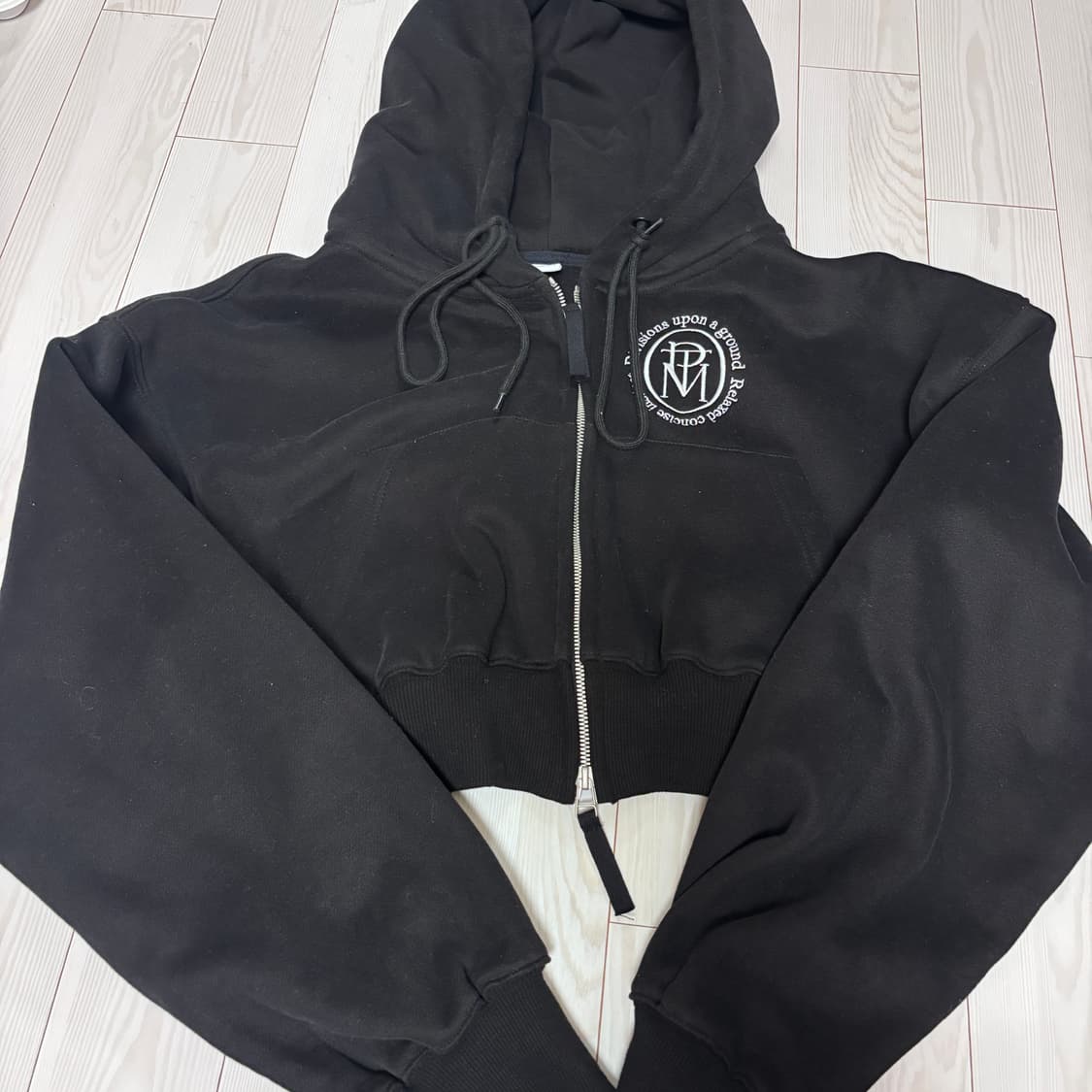 파르티멘토 우먼 클래식 로고 크롭 후디_블랙 상품이미지2