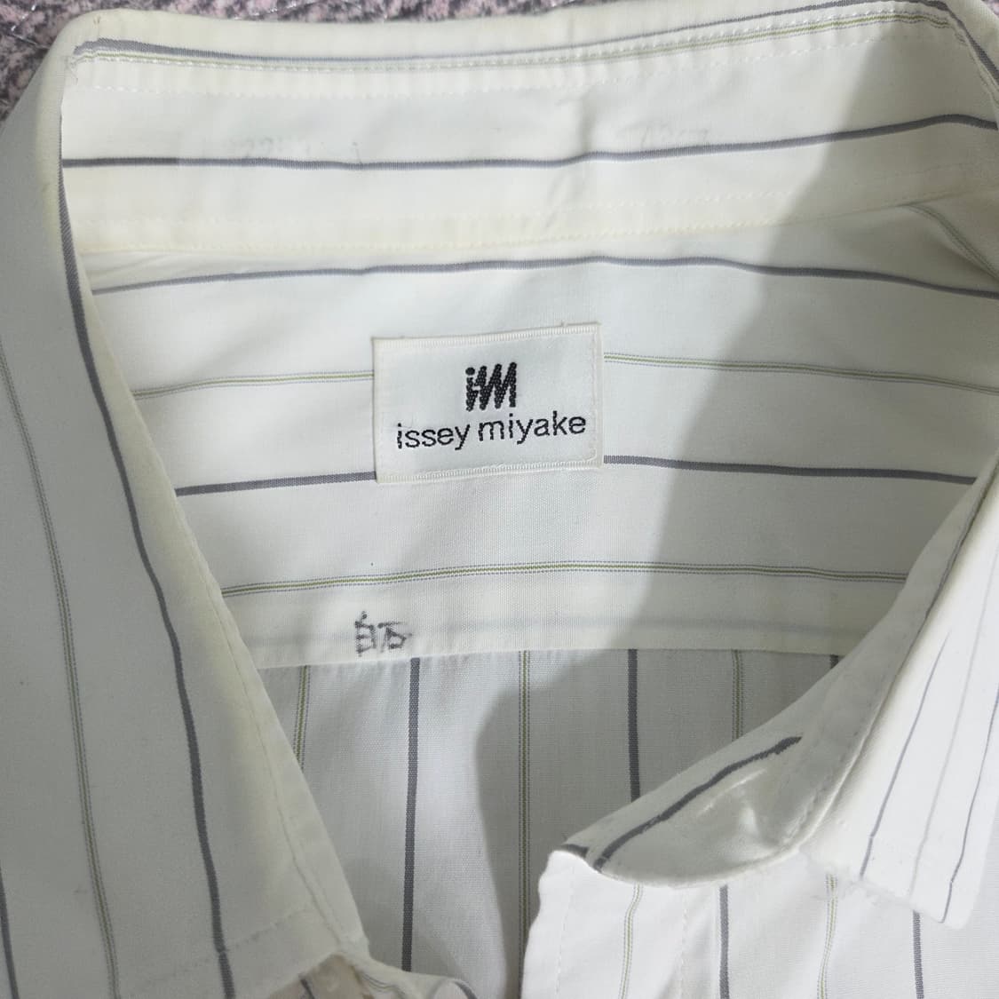 이세이미야케 ISSEY MIYAKE 오버핏 스트라이프 셔츠 판매합니다. 상품이미지6