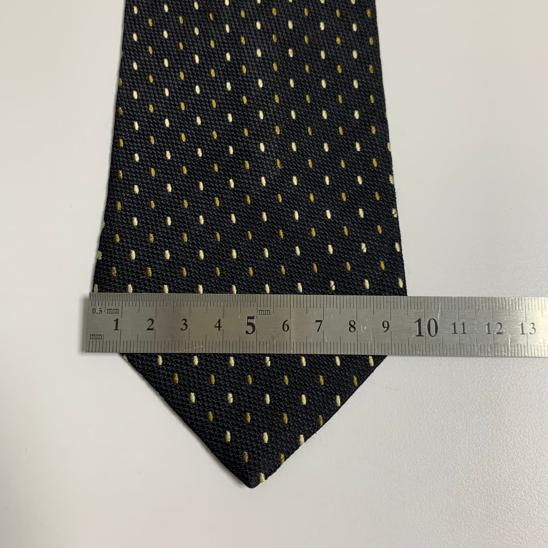 입생로랑(YSL) 도트패턴 블랙컬러 명품넥타이 정장룩코디 A+ 상품이미지10